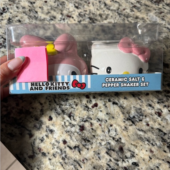 Hello kitty and melody salt and pepper shaker - Picture 6 of 6